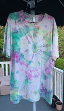 Load image into Gallery viewer, Tshirt - Tie Dye