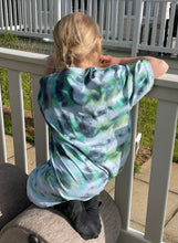 Load image into Gallery viewer, Tshirt - Tie Dye
