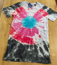 Load image into Gallery viewer, Tshirt - Tie Dye