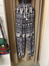 Load image into Gallery viewer, .Trousers