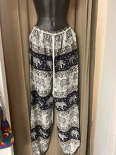 Load image into Gallery viewer, .Trousers