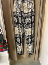 Load image into Gallery viewer, .Trousers
