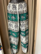 Load image into Gallery viewer, .Trousers
