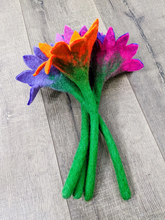 Load image into Gallery viewer, Felt - Flower

