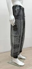 Load image into Gallery viewer, Trousers

