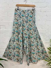 Load image into Gallery viewer, Trousers
