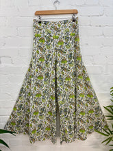 Load image into Gallery viewer, Trousers
