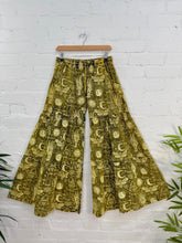 Load image into Gallery viewer, Trousers
