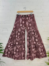 Load image into Gallery viewer, Trousers
