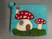 Load image into Gallery viewer, Purse - Felt
