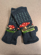 Load image into Gallery viewer, Wool Gloves
