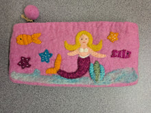 Load image into Gallery viewer, Purse - Felt
