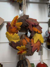 Load image into Gallery viewer, Felt - Wreath
