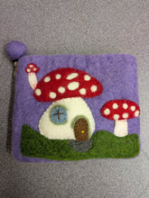 Load image into Gallery viewer, Purse - Felt
