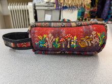 Load image into Gallery viewer, Purse - Hippy
