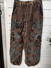 Load image into Gallery viewer, Trousers
