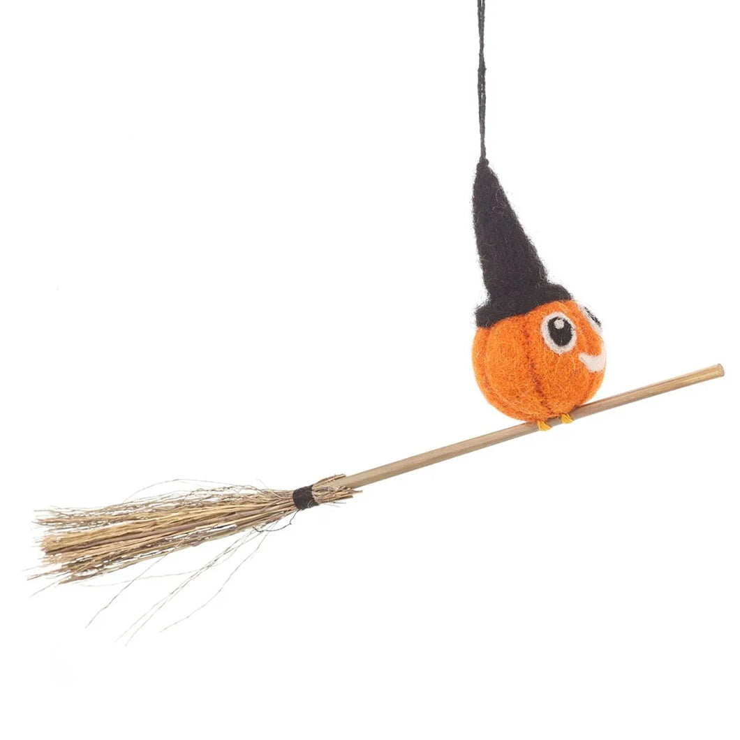 Felt - Flying Pumpkin