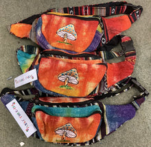 Load image into Gallery viewer, Bumbag - Hippy
