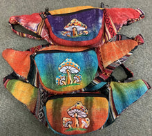 Load image into Gallery viewer, Bumbag - Hippy
